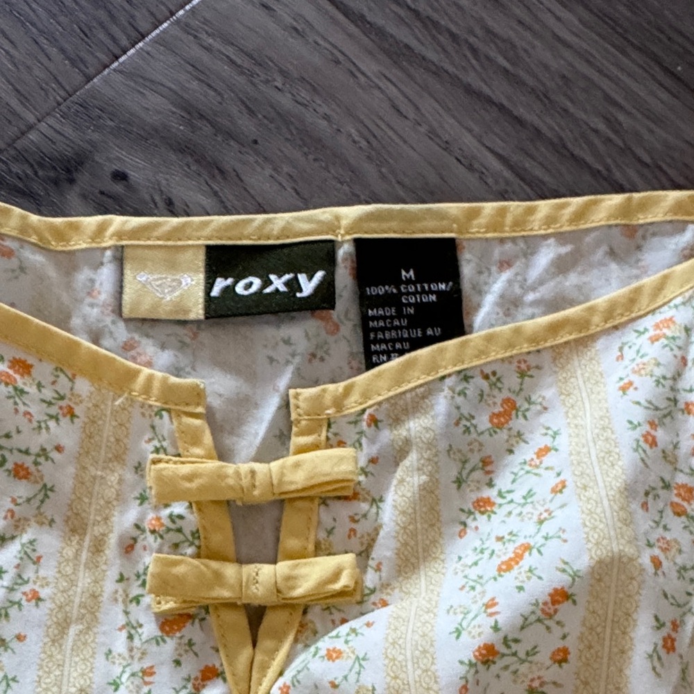 Yellow tank top bundle - Picture 4 of 8